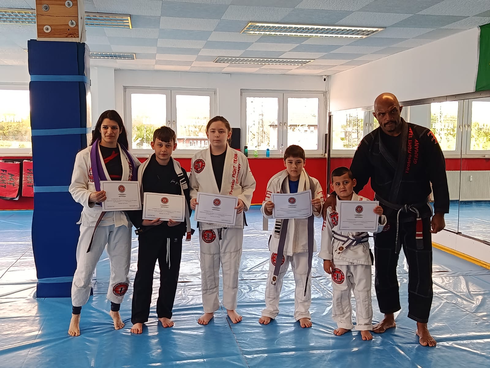 Kindertraining Oberhausen – Kinder mit Mestre Tiroteio